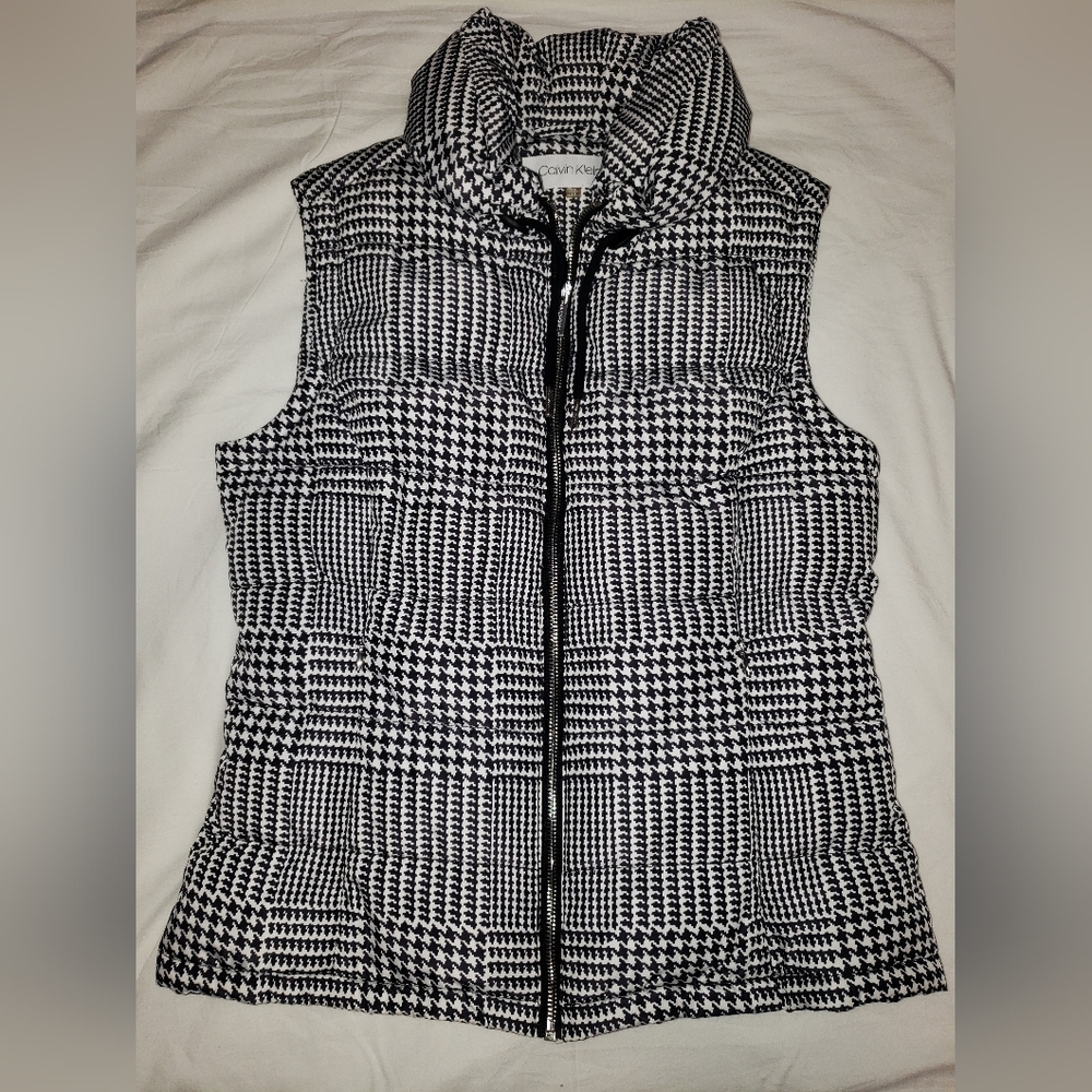 Calvin Klein houndstooth pattern puffer Vest XS